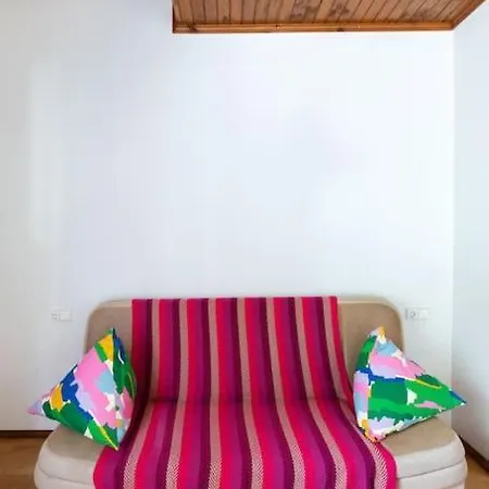 Pinewood Apartment