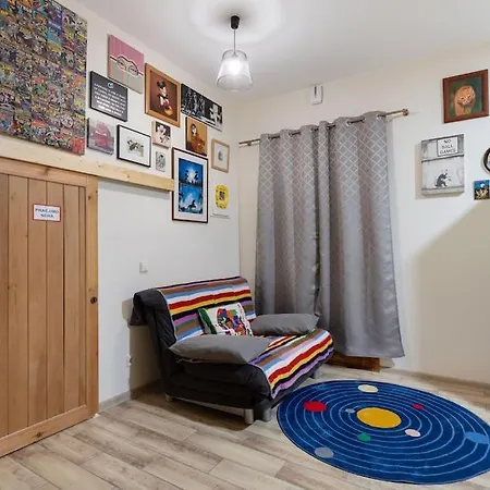 Pinewood Apartment